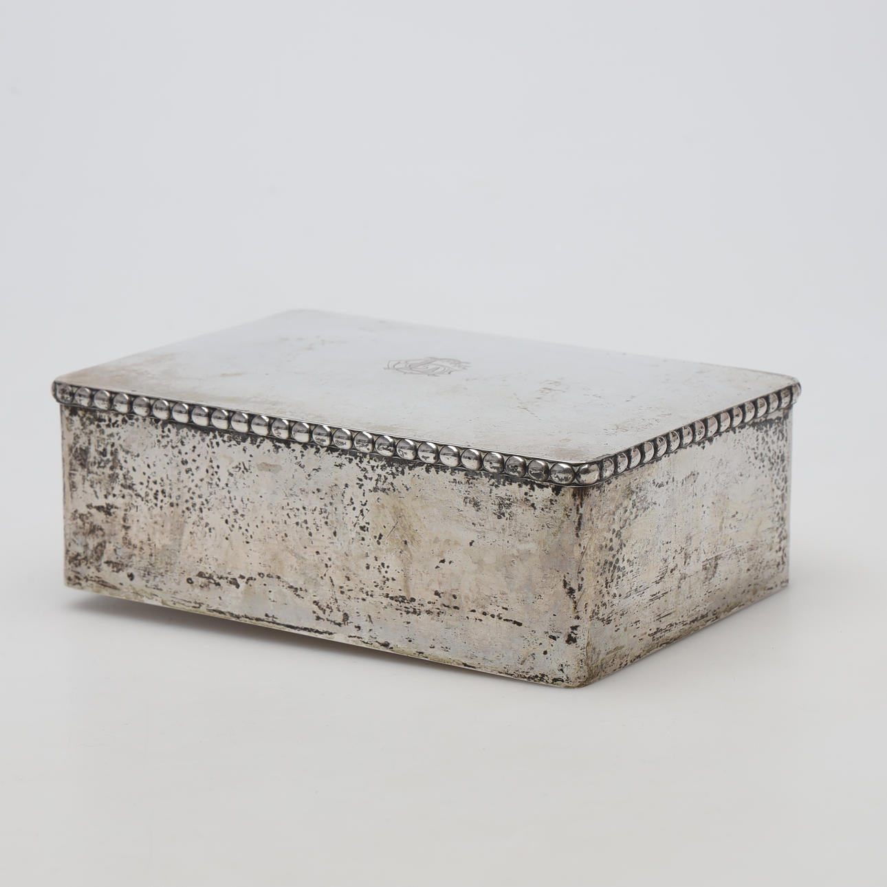 SILVER BOX gross weight approx. 765 grams.