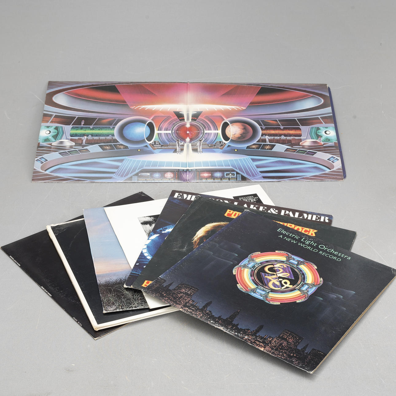 VINYL RECORDS, 8 pieces, mixed artists.