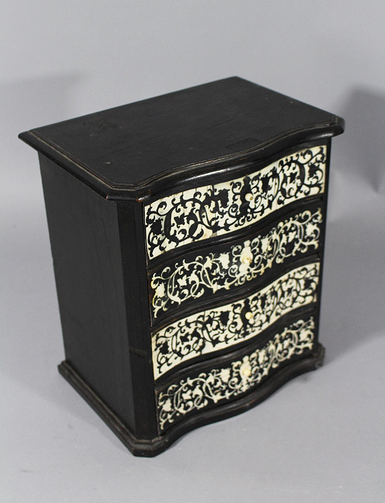 MINIATYR BYRÅ, Italien 1800-tal.