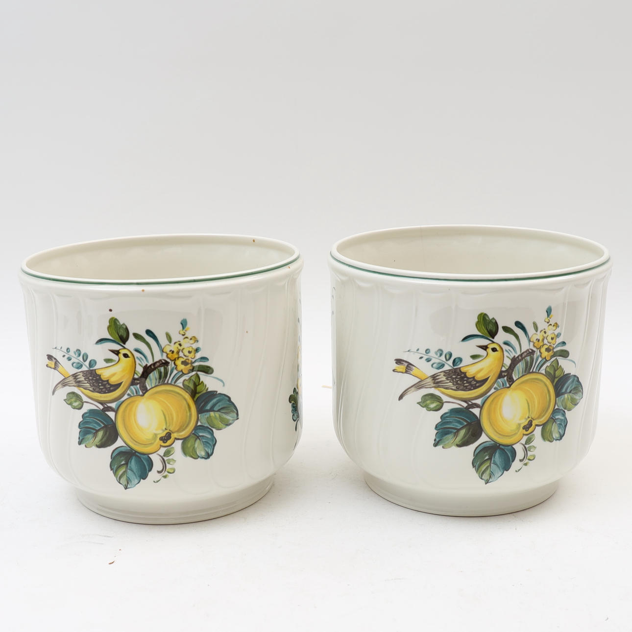 OUTER LINING A PAIR, Villeroy & boch “Jamaica”.