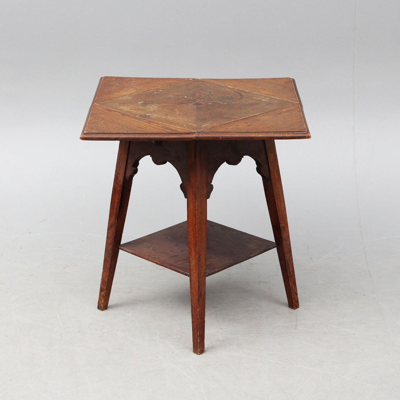 An early 20th century oak table.