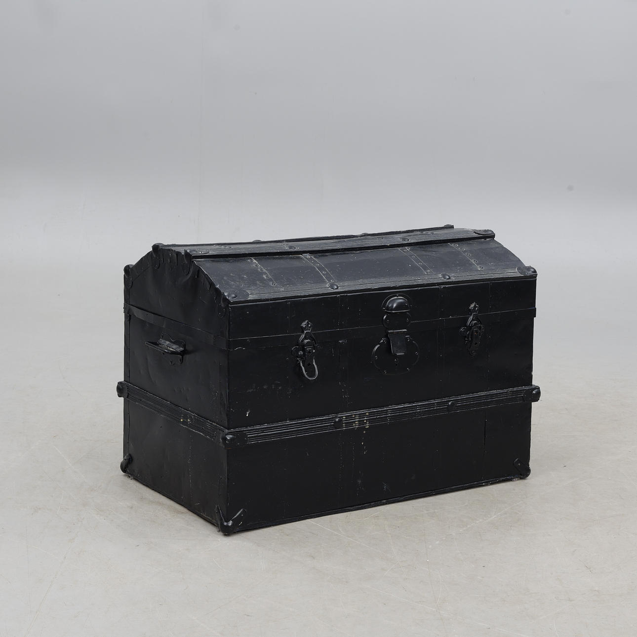 KISTA, painted, metal/wood.