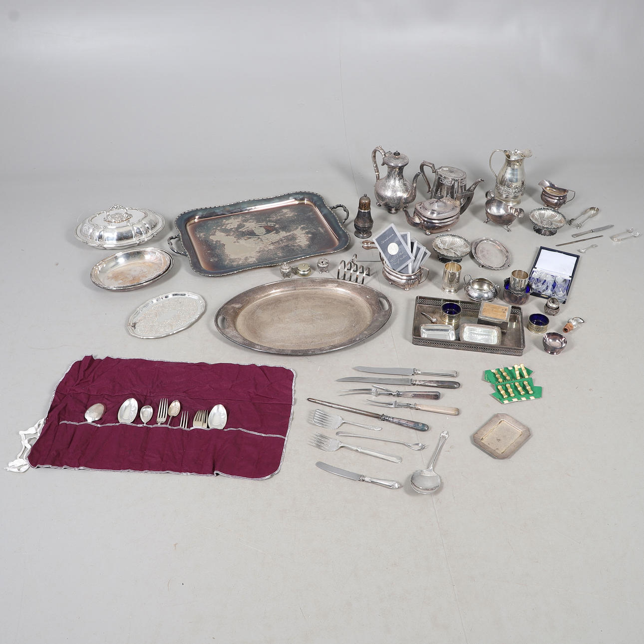 A LARGE QUANTITY OF SILVER PLATED TABLEWARES.