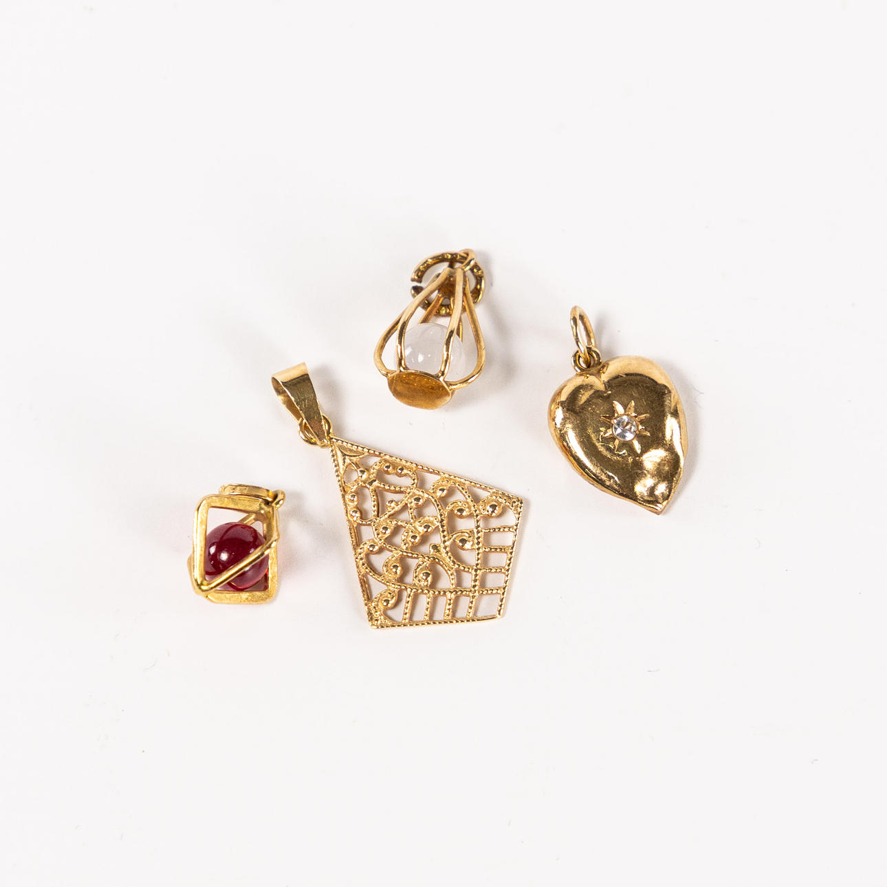 CHARMS, 4 pcs, 18k gold, 4,0 gram.