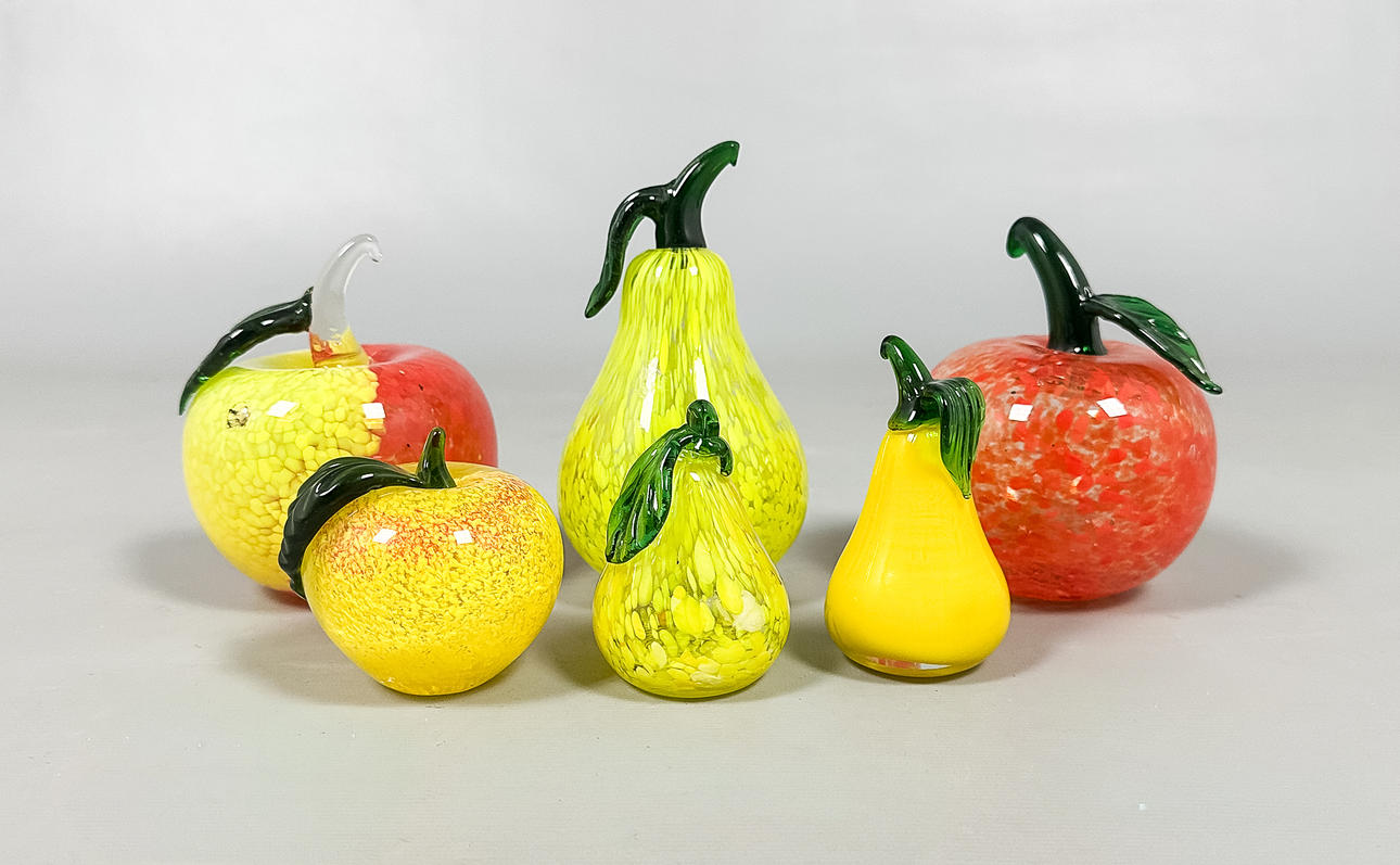 FIGURINES, glass, “Apples & Pears”, 6 pieces.