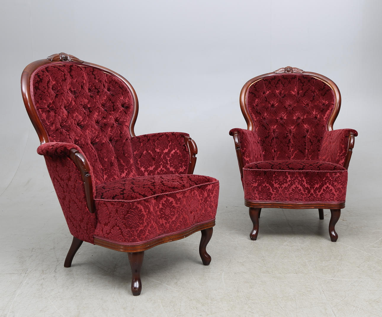 FÅTÖLJER, ett par, nyrokoko stil, 1900-tal.