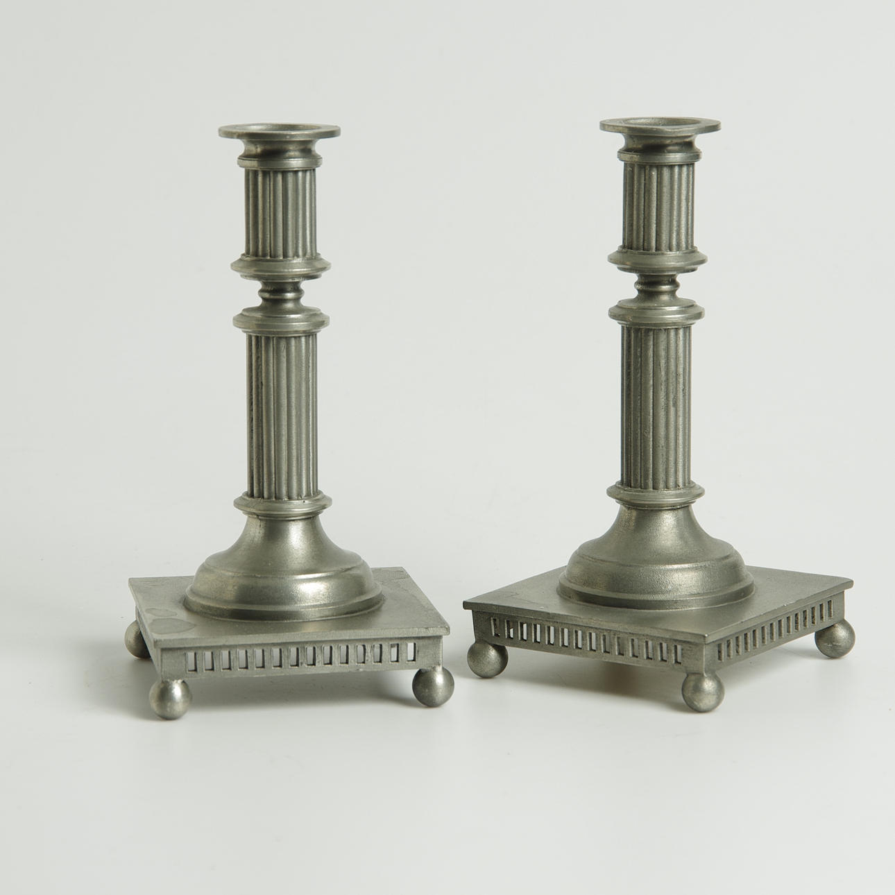 LJUSSTAKAR, 1 par, Scandia Tenn, Karlshamn. gustaviansk stil, 1900-tal.