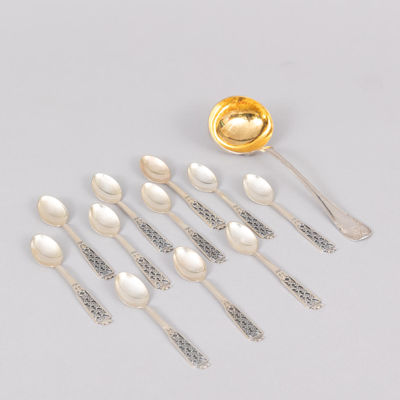 COFFEE SPOONS AND SAUCE SPOONS, silver, 12 pieces.