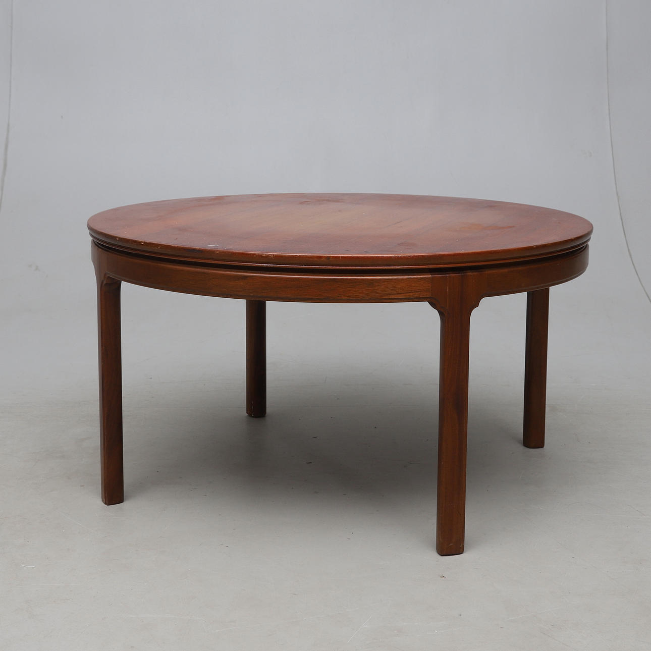 COFFEE TABLE, Walnut, mid-20th century.