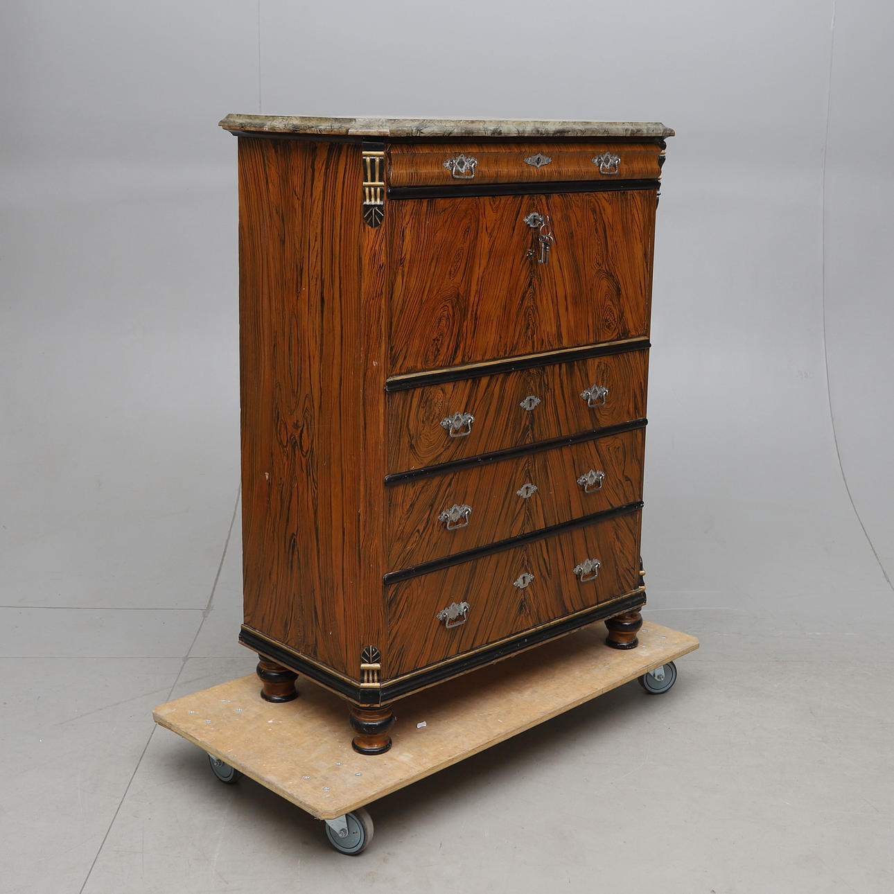 CHIFFONJÉ, 18th/20th century.