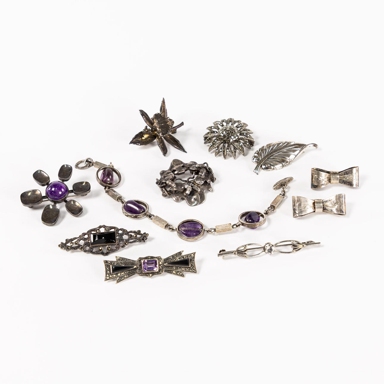 BROOCHES, BRACELETS, 11 pcs, silver.