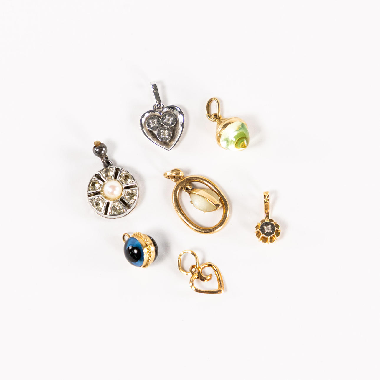 PENDANTS, 6 pcs, 18k gold.