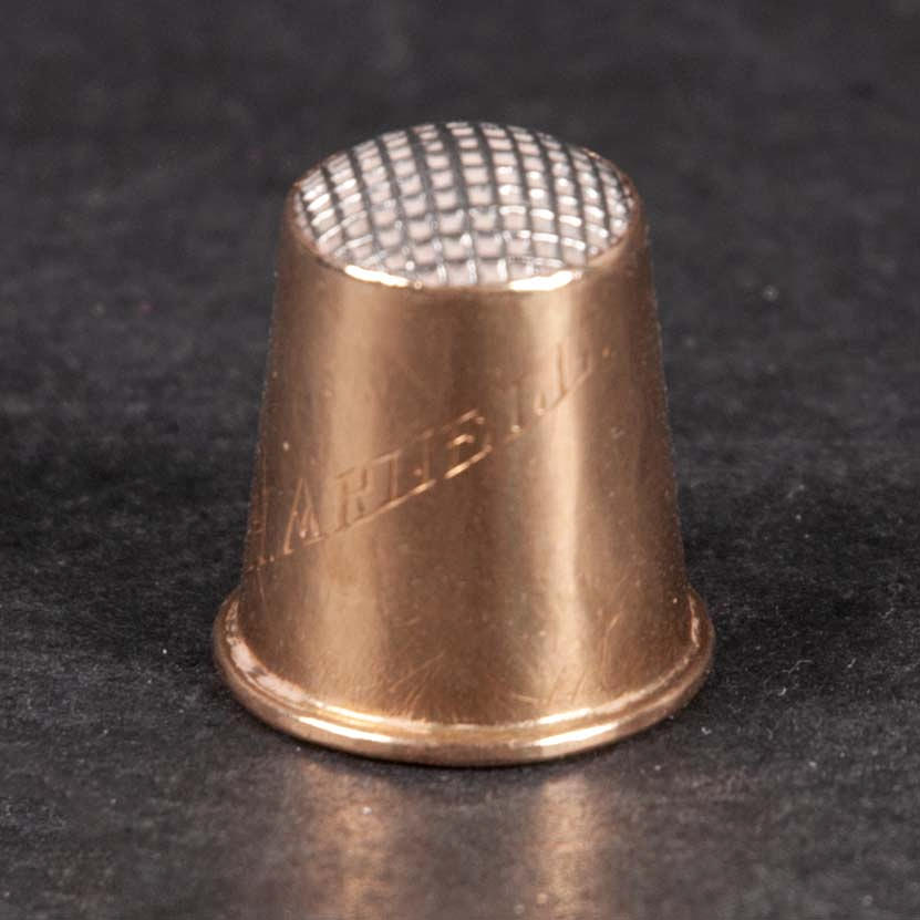 FINGERBORG, 18K guld.