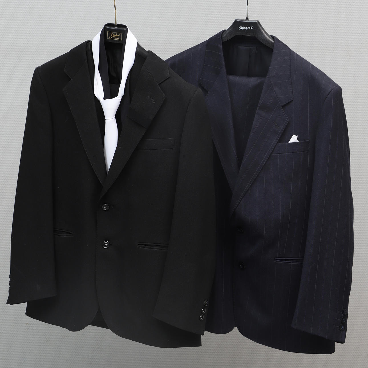 MEN'S SUITS, 2 pcs, with accessories, marked Magni.