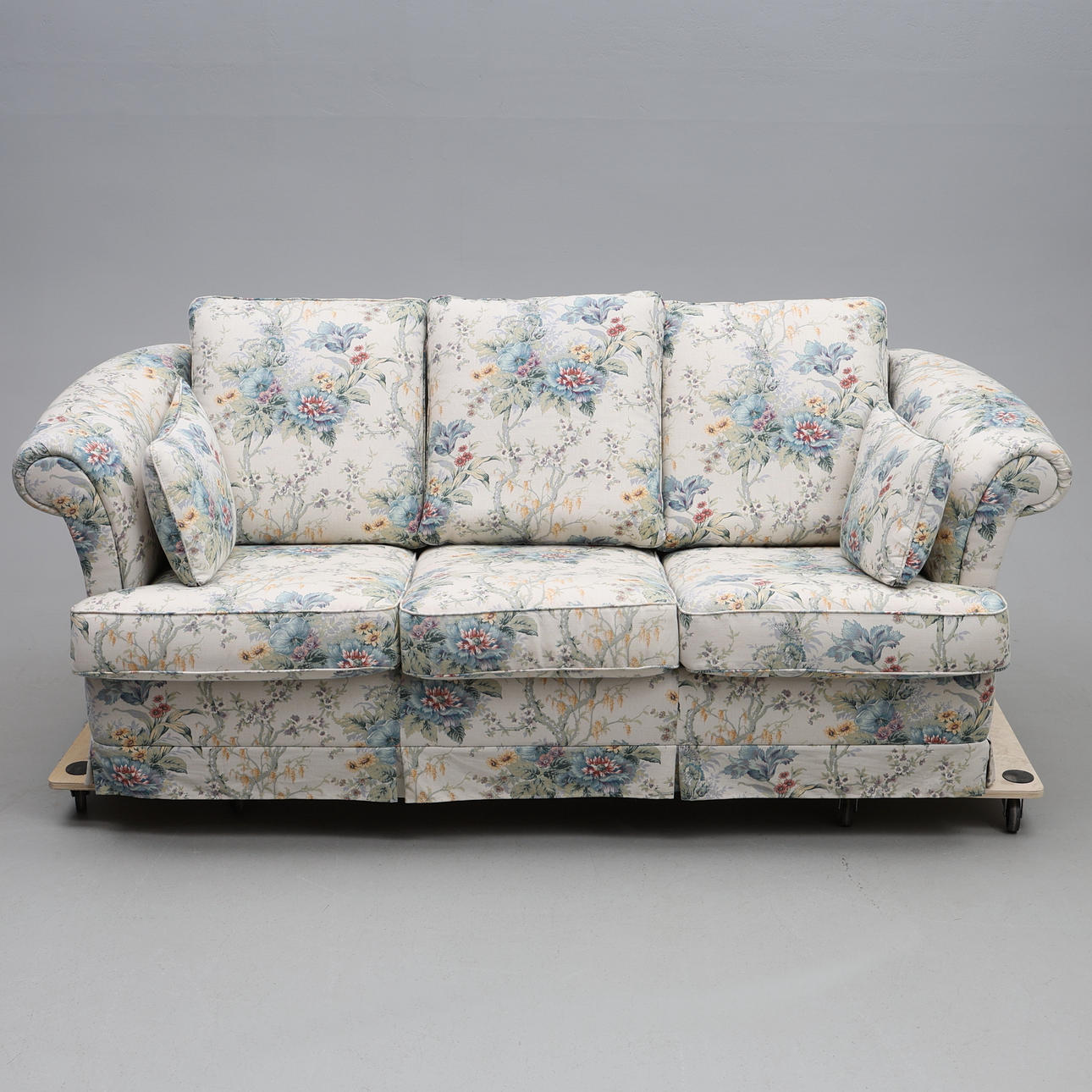 SOFA. 3-seater, textile with flowers.