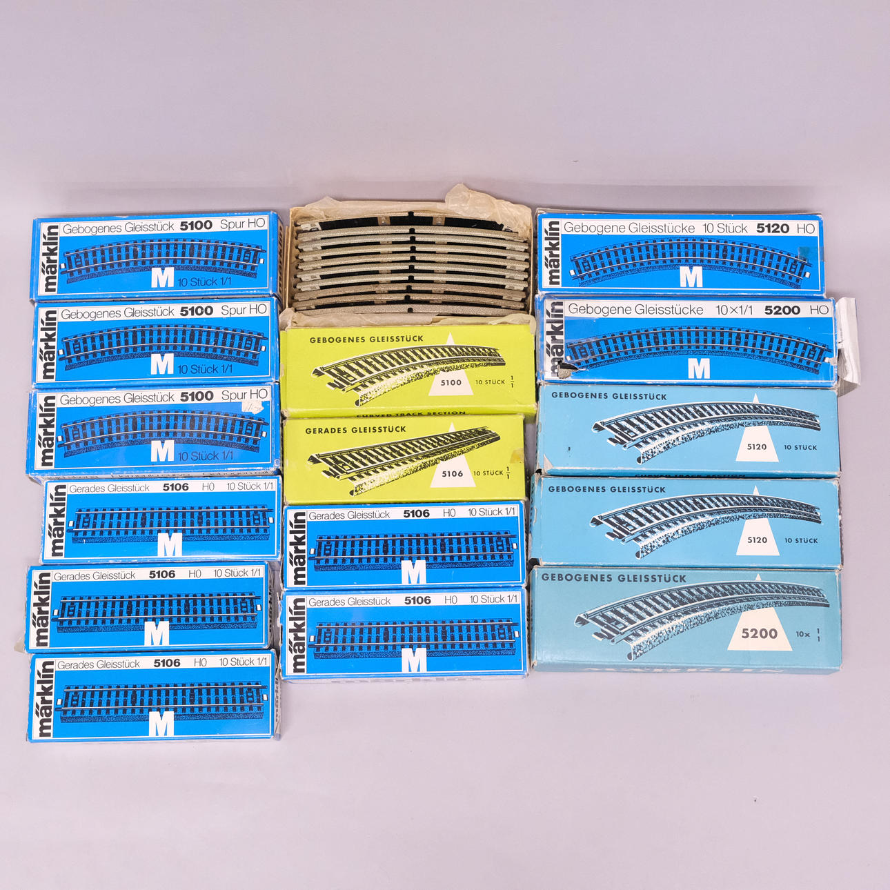 MÄRKLIN. MODELLJÄRNVÄG, PARTI RÄLSDELAR. SKALA H0.