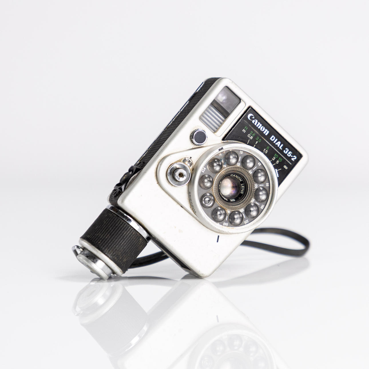 CANON. Dial 35-2, 60s, Japan.