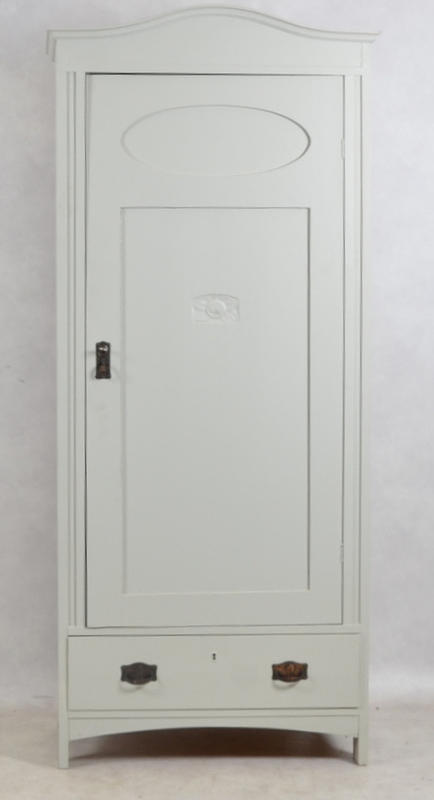 LINNESKÅP, ek, jugend, Äpplet, 1900-talets första hälft.