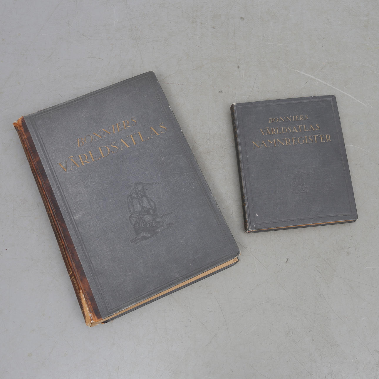 BÖCKER, "Bonniers Världsatlas", med fullständigt alfabetiskt namnregister i särskilt band, 1924.