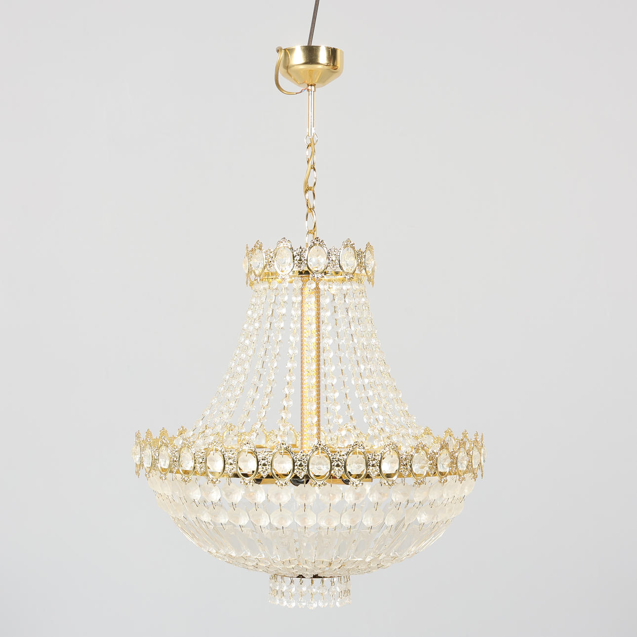 A 20th century crystal chandelier.