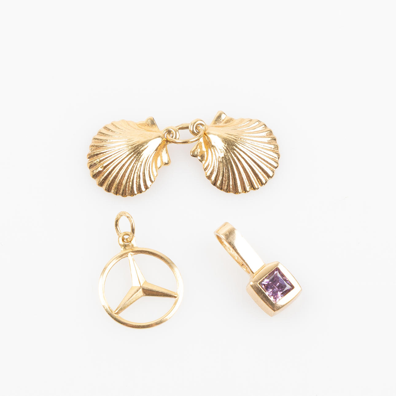 PENDANTS, 3 pcs. 18K gold.