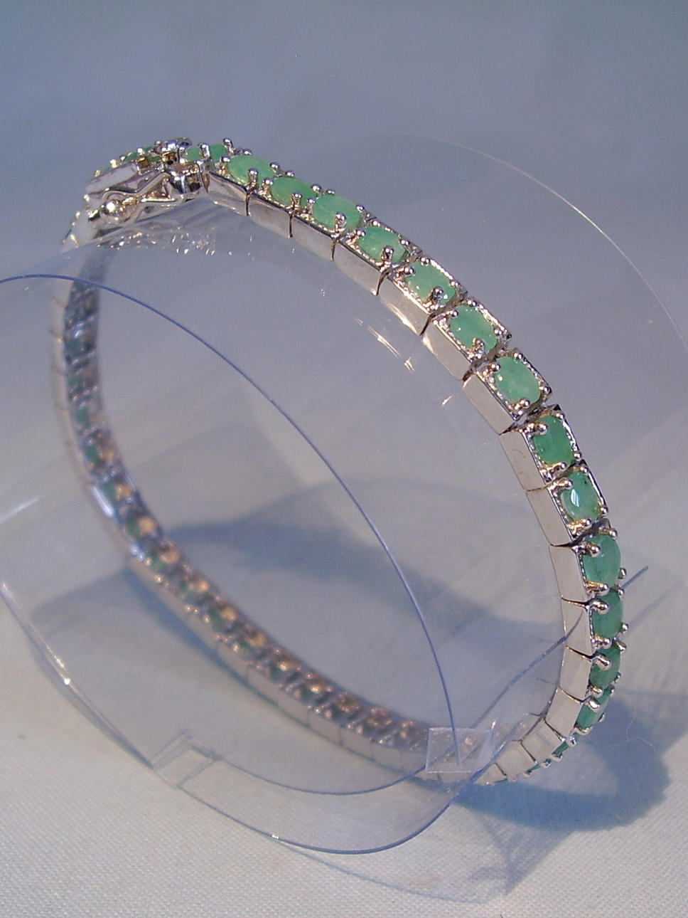 SMARAGD RIVIERE ARMBAND SILVER.