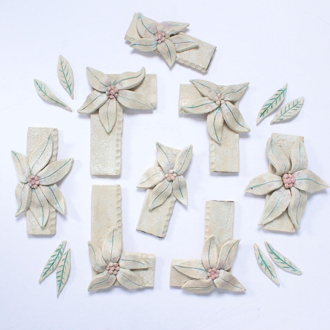 HEDWIG WAGNER. Wall objects/Framing 'Edelweiss', ceramic.