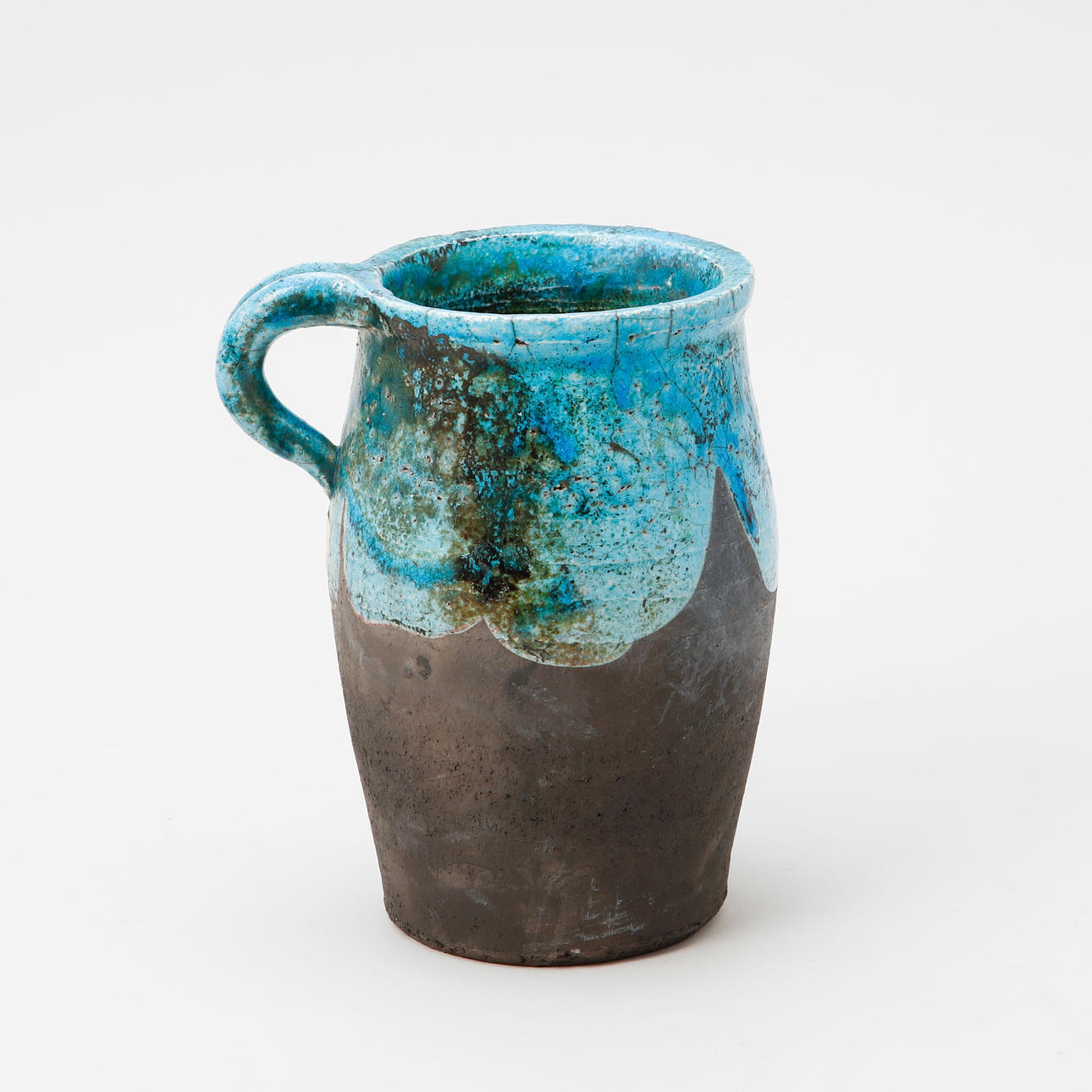 GERTRUD BÅGE. Hänkelvase, chamotte earthenware, signed.