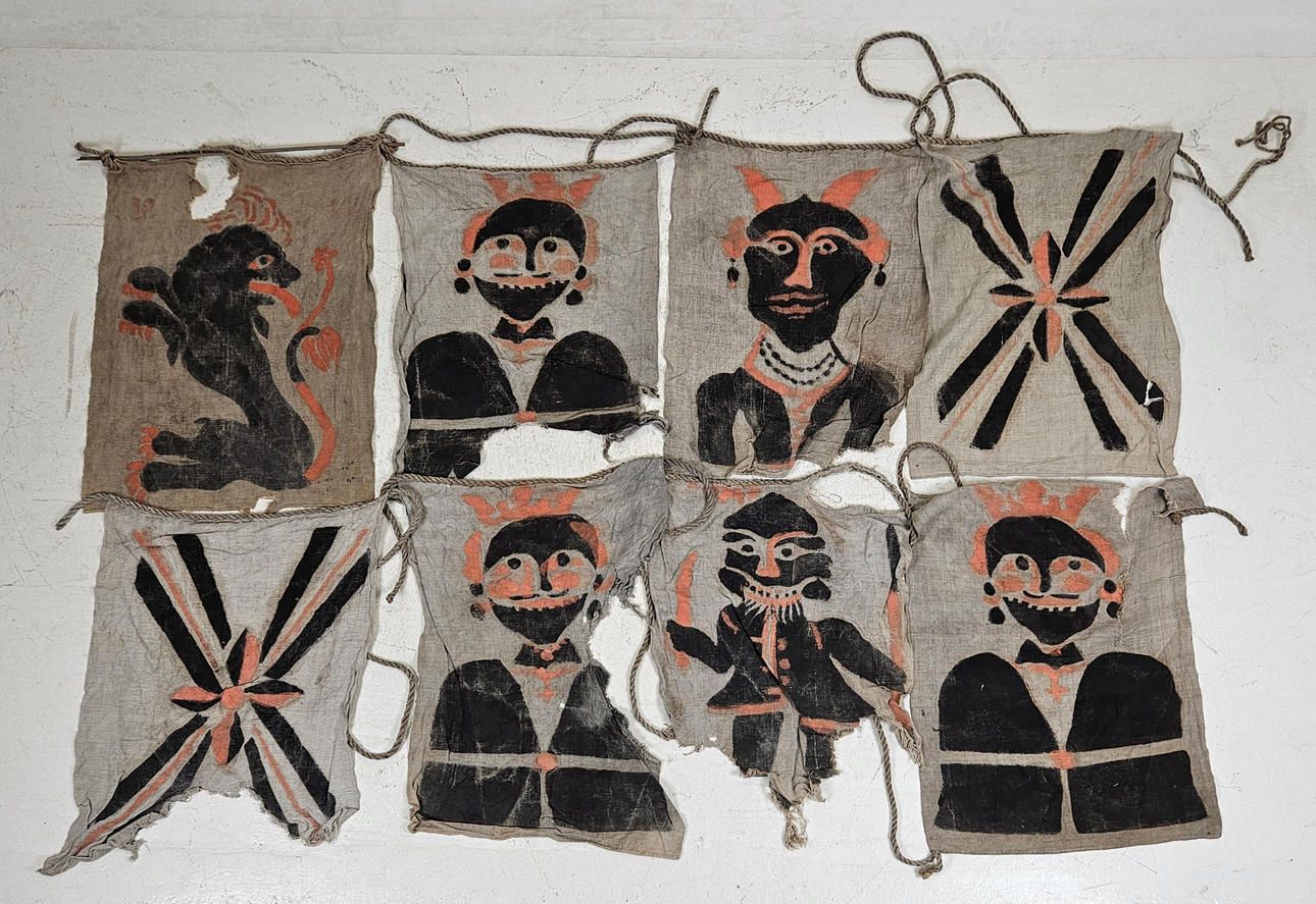 VARGLAPPAR, 8 st, 1800-tal.