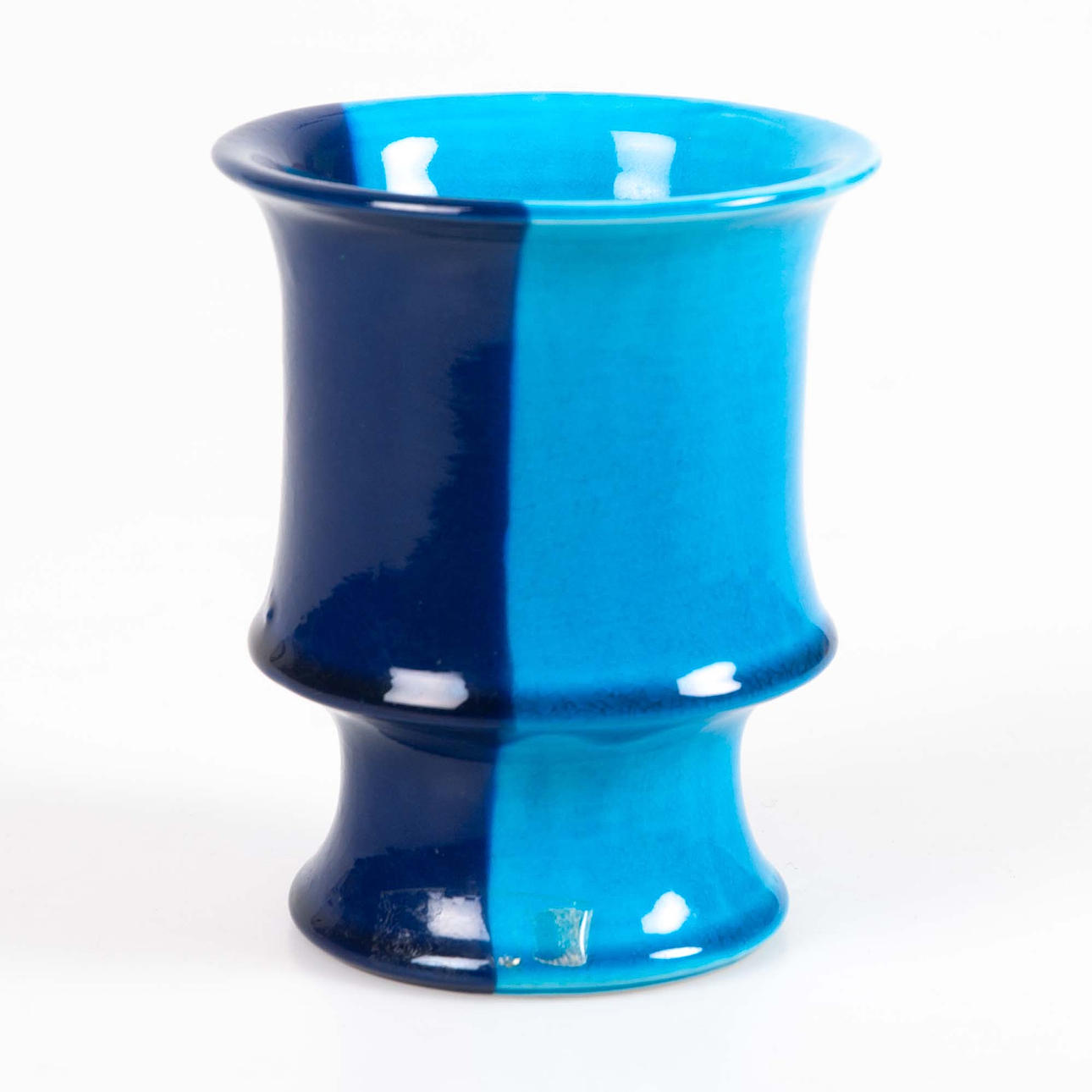 INGER PERSSON. For Rörstrand, a vase, “pop”.