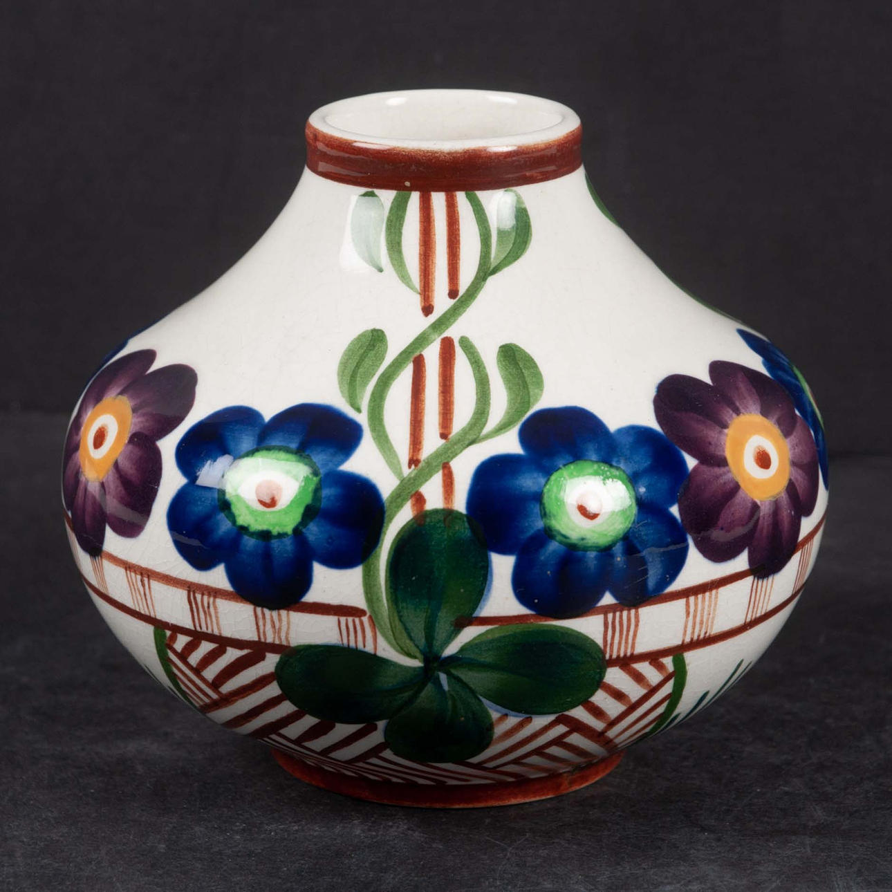 HARALD SLOTH-MÖLLER. Vase, aluminia, Denmark.