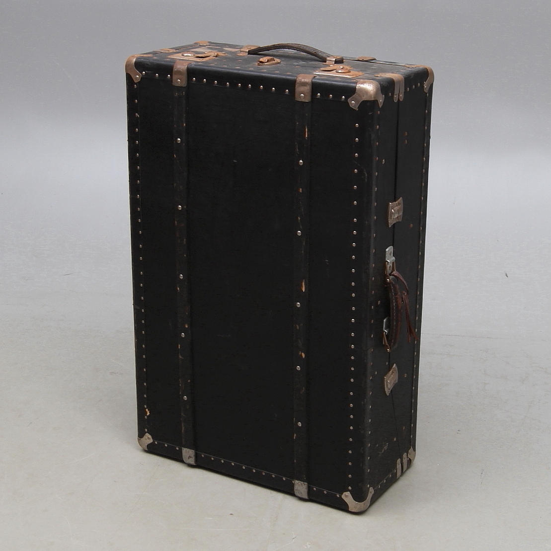 RESEGARDEROB/-KOFFERT, omkring 1900-talets första hälft.