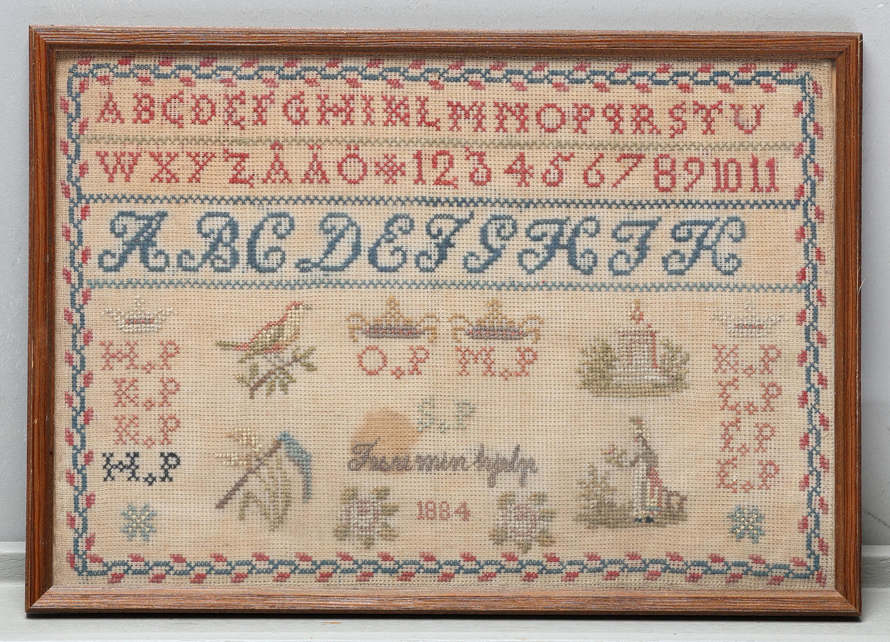 MÄRKDUKAR, BRODERIER. 4 st, 1800-tal.