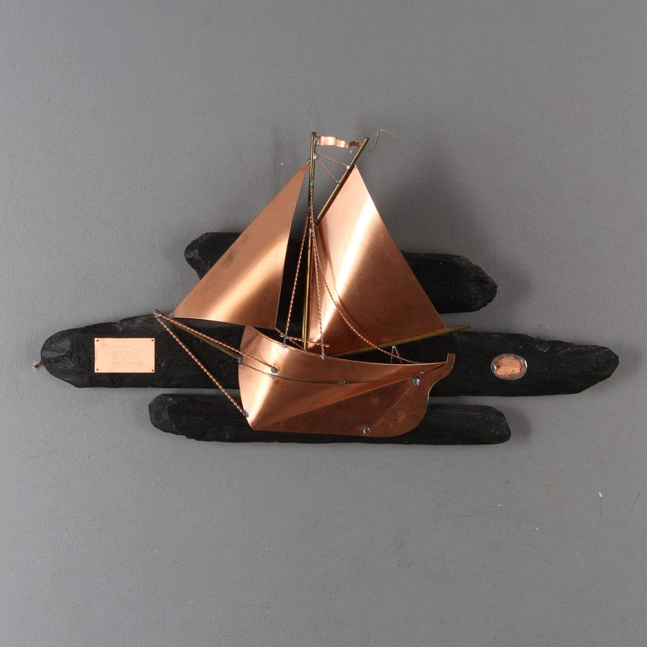 THOMAS PALMQVIST. Båtrelief, koppar, monterad på trä, signerad.