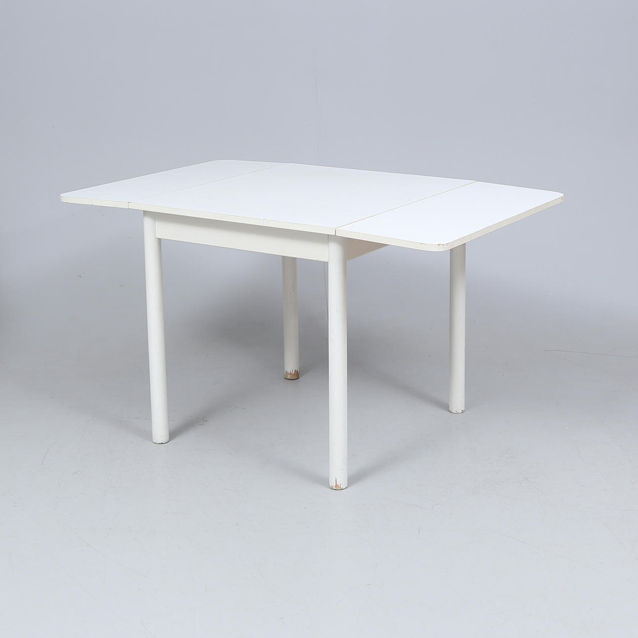 DROP-LEAF TABLE, 20th century.