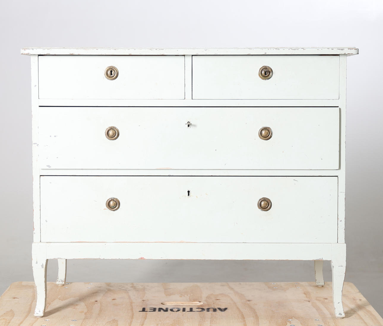 BYRÅ, bemålat trä, tidigt 1900-tal.