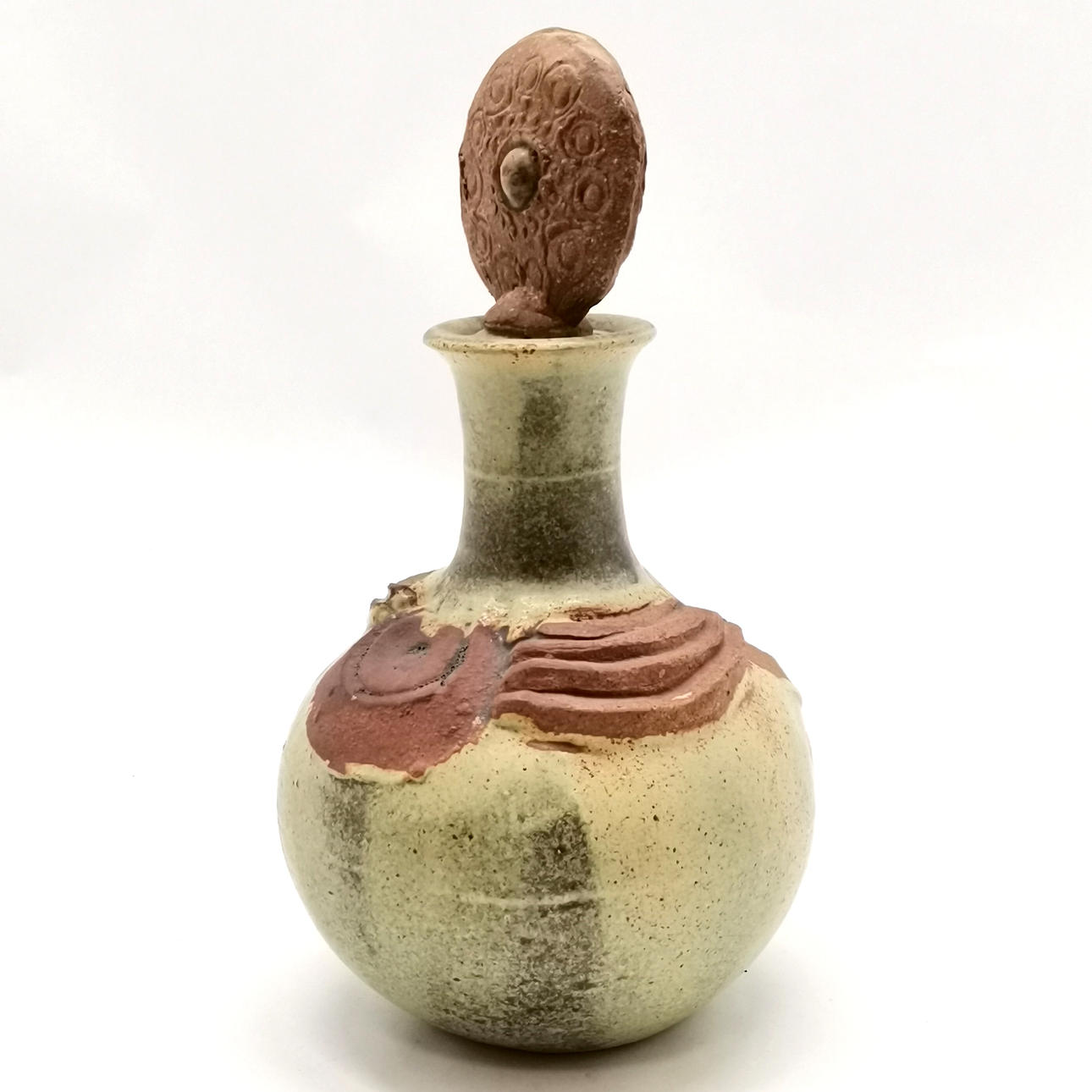BERNARD ROOKE STONEWARE BOTTLE WITH STOPPER.