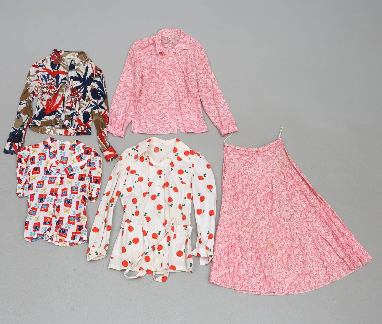 VINTAGE kläder. 4 delar.