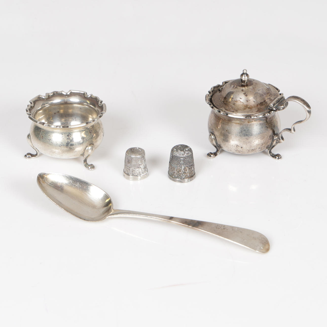 A COLLECTION OF SILVER (5).