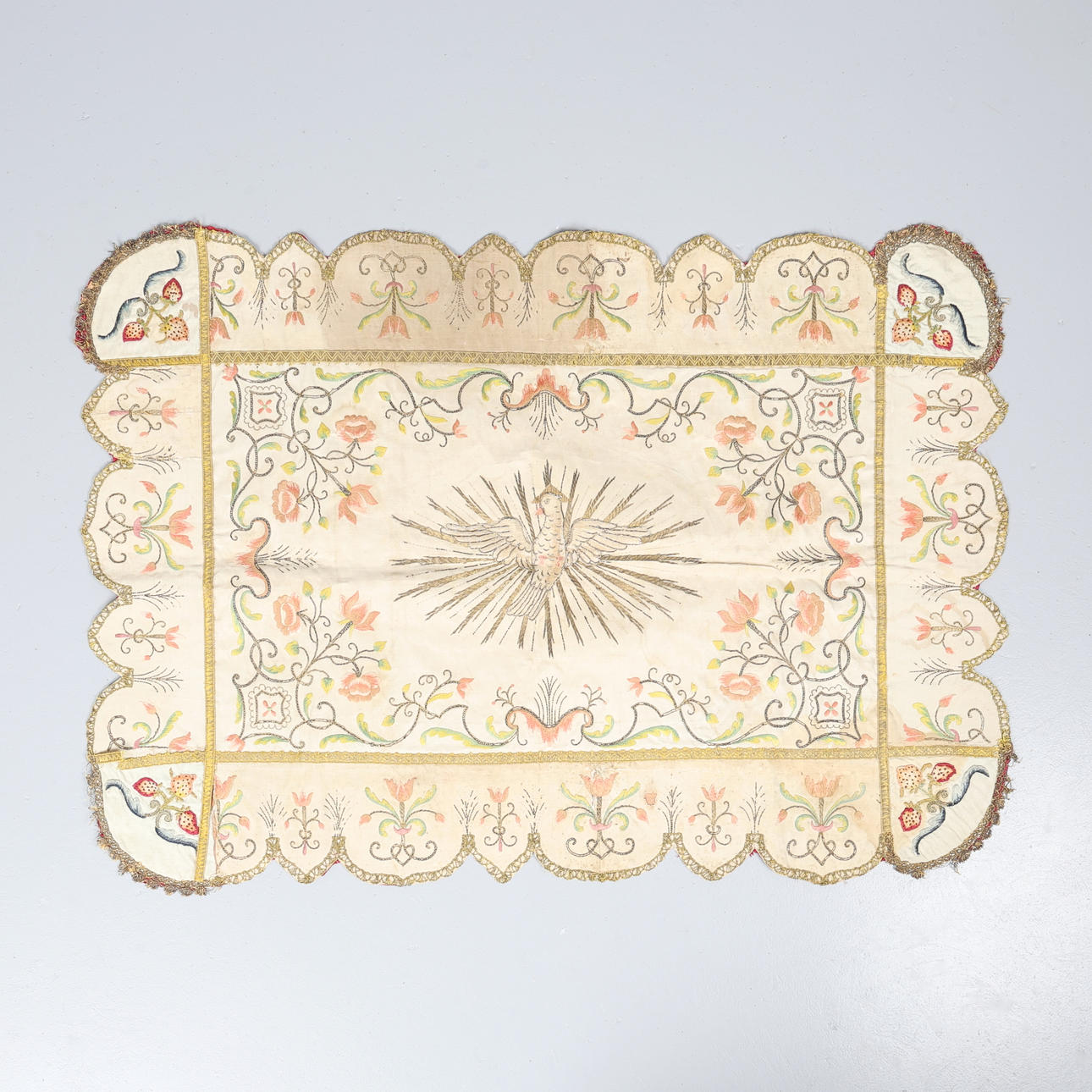 AN 18TH CENTURY EMBROIDERED ECCLESIASTICAL PANEL.