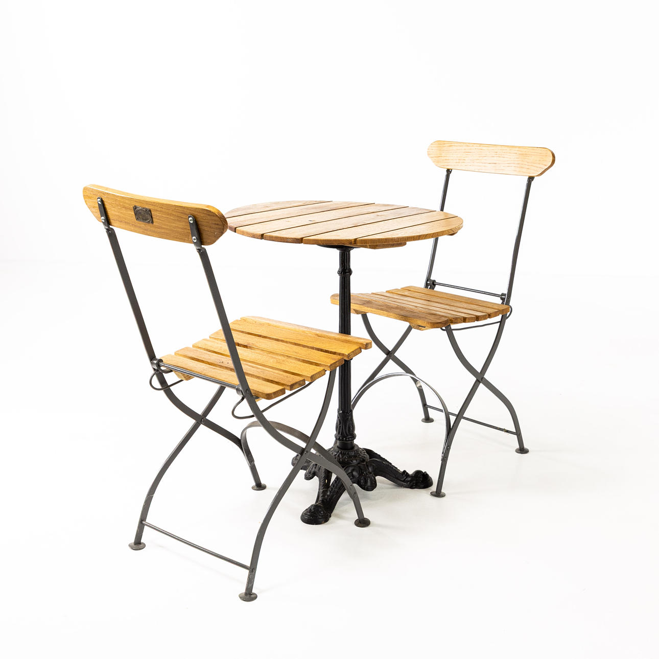 CAFÉGRUPP. Metall/ek, bl. a. Wedevågs Bruk.