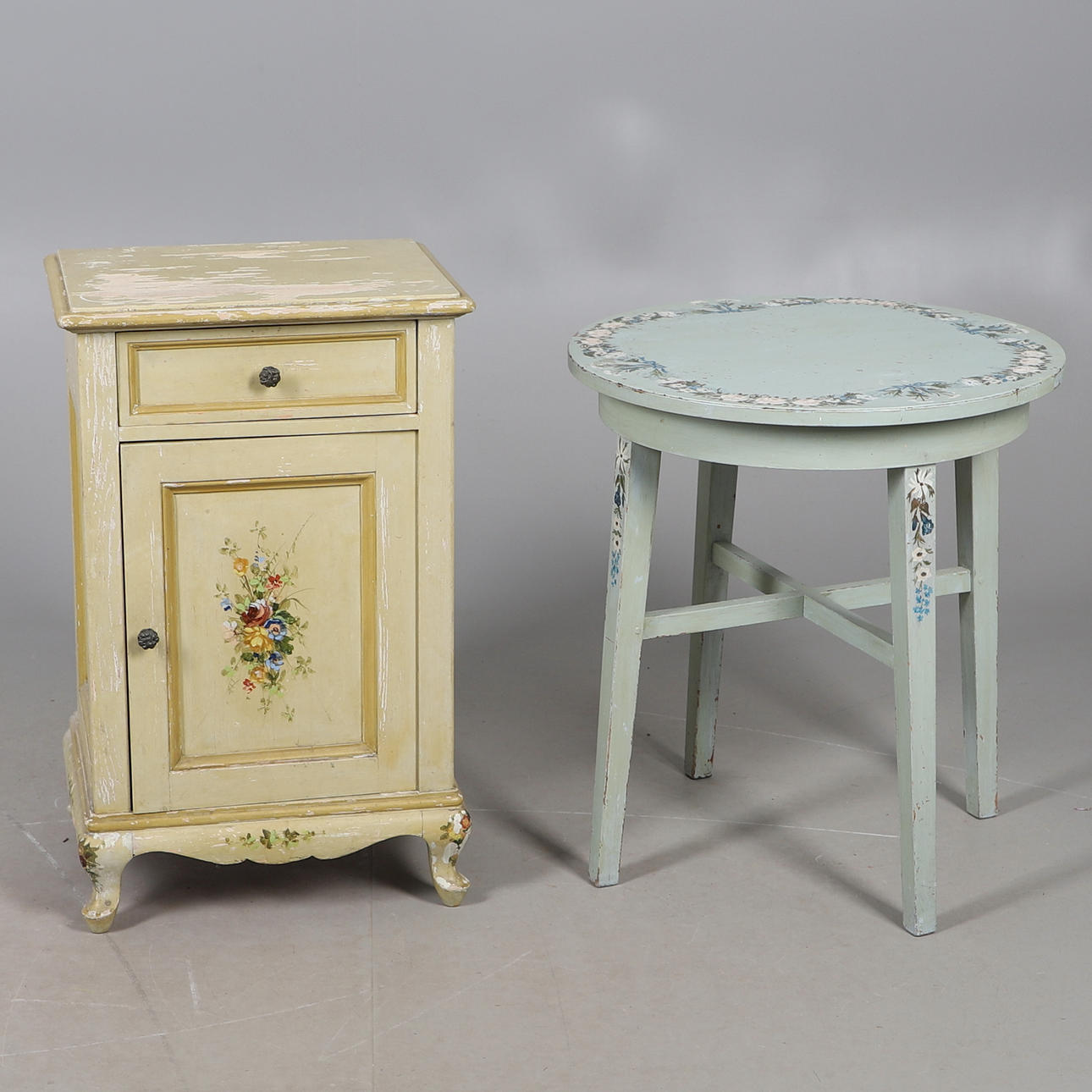 A PAINTED POT CUPBOARD AND LAMP TABLE.