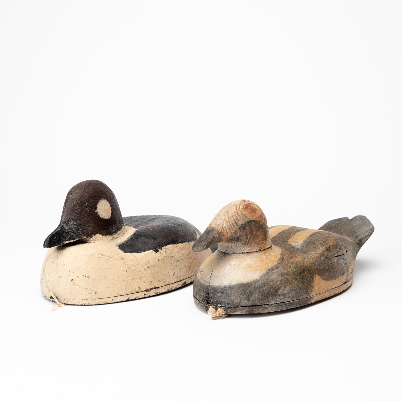 VETTAR, 2 pieces, painted wood, 1900.