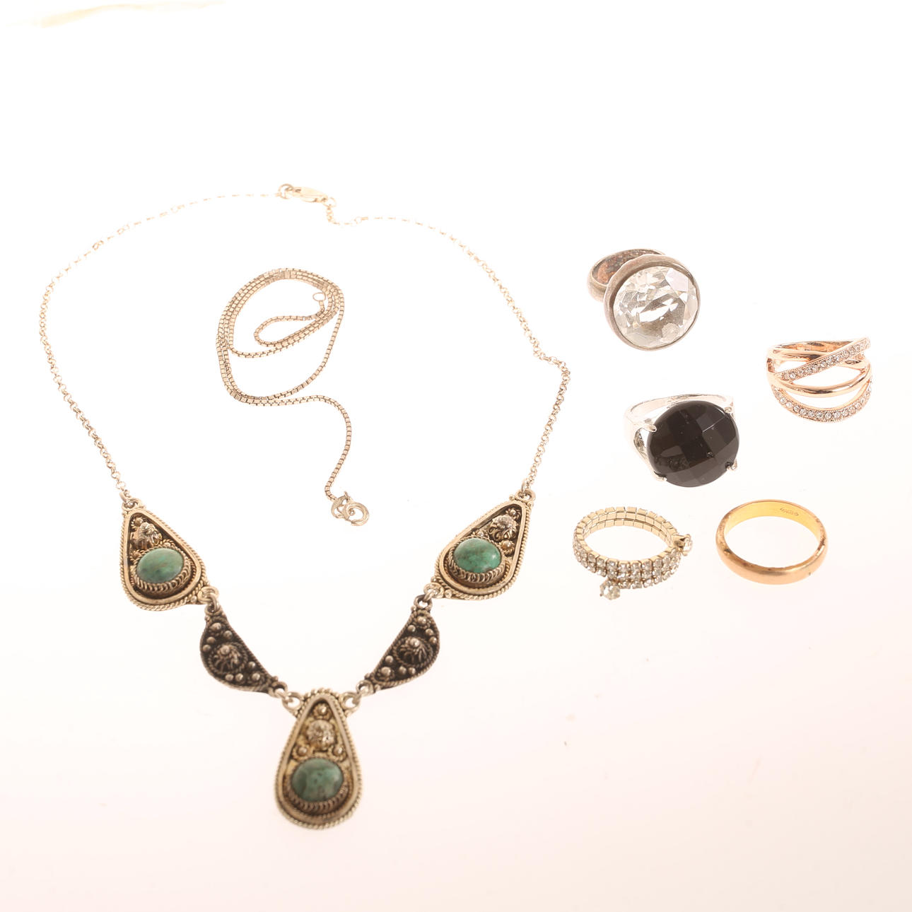 RINGS, metal. Assorted silver, 3 pieces.