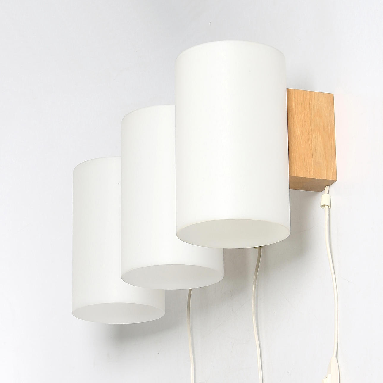 VÄGGLAMPOR, tre stycken, Uno och Östen Kristiansson, Luxus, 1900-talets andra hälft.