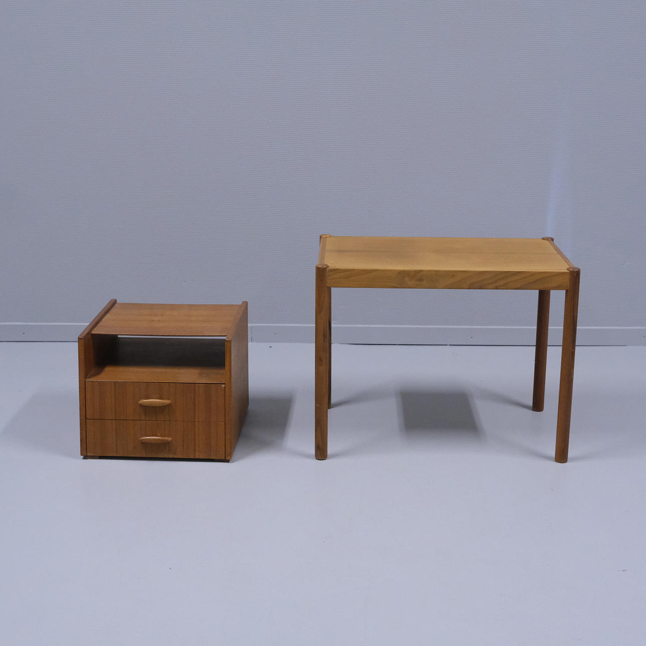 DRAWER HURTS AND SIDE TABLE, TEAK, TWO PIECES.