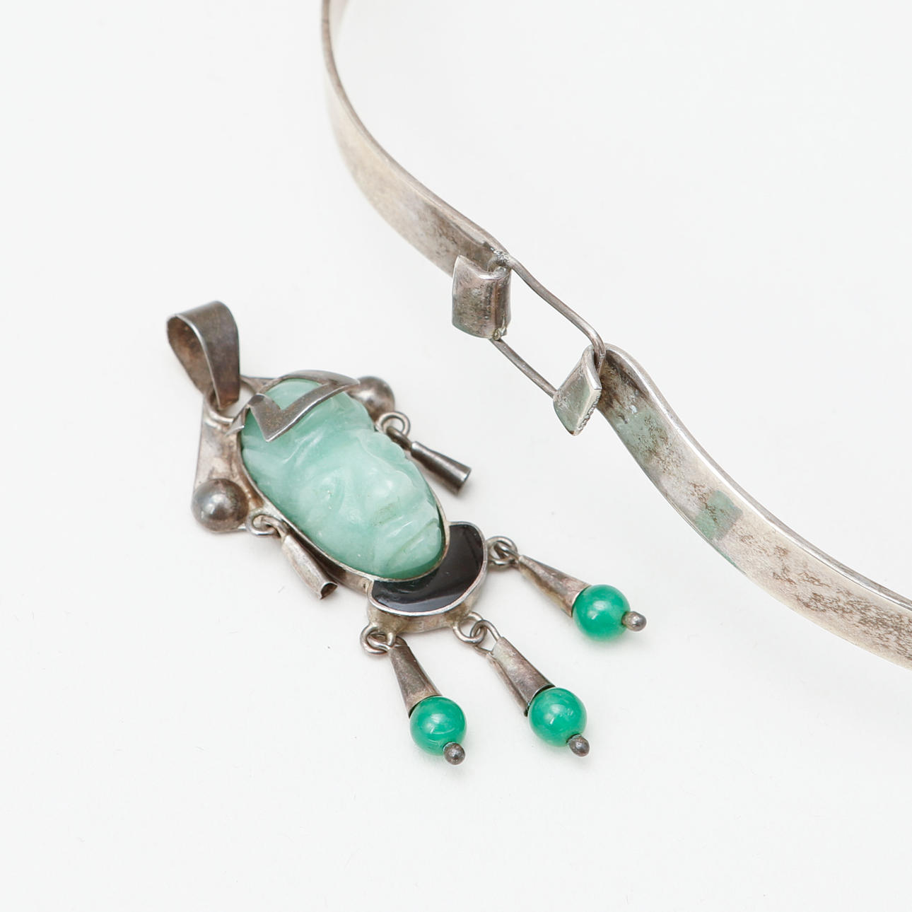 HALSRING samt HÄNGE, silver, jade, Mexiko.