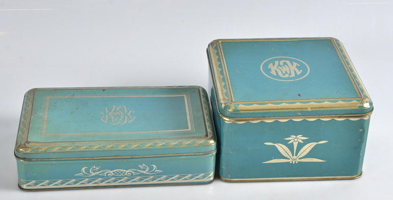 PLÅTBURKAR, 2 st, 1900-talets mitt.