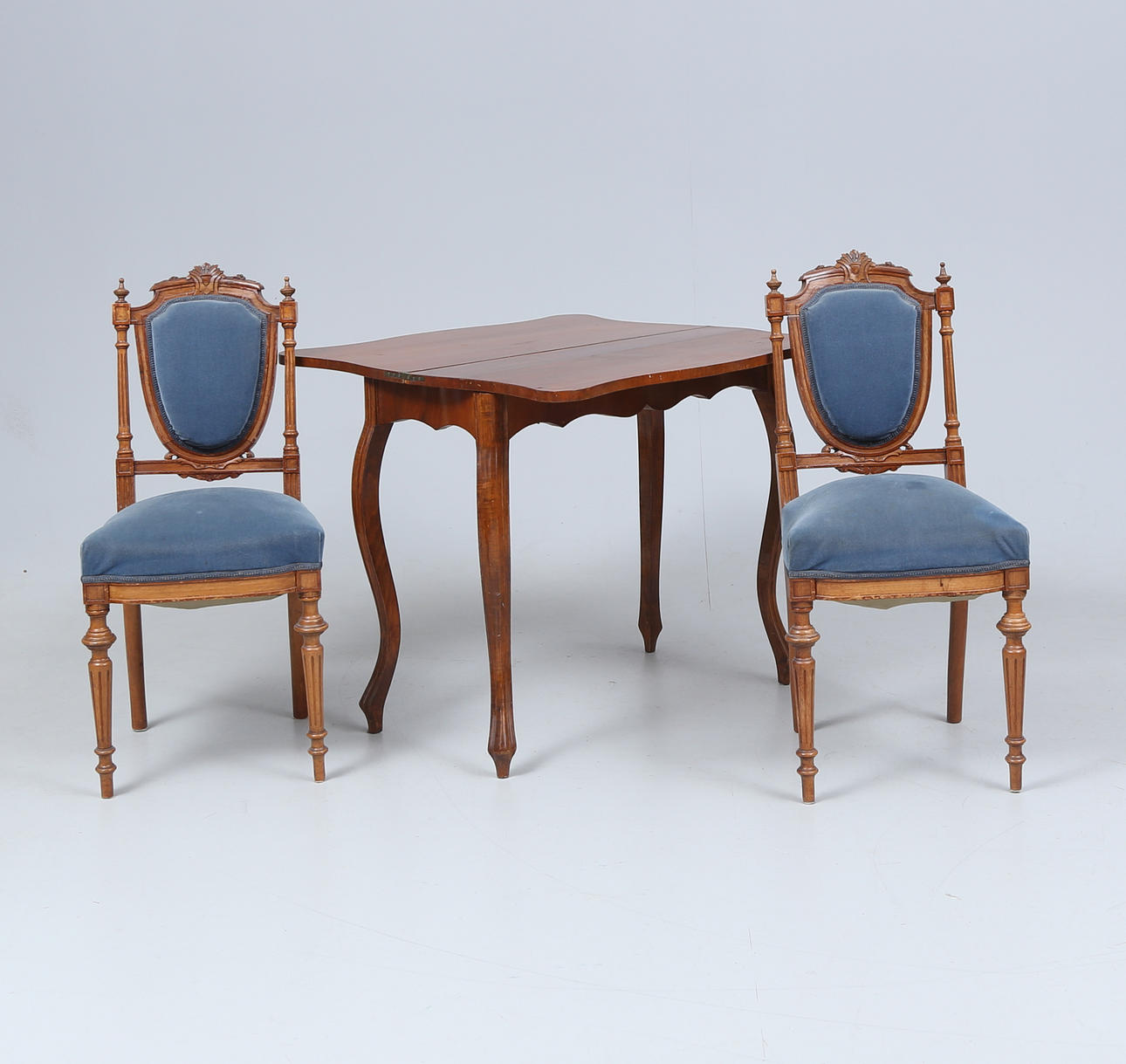 STOLAR samt SPELBORD, sekelskiftet 1900.