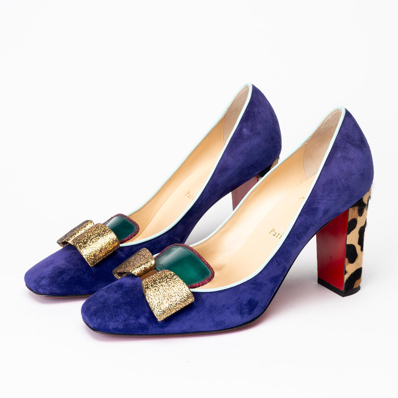 CHRISTIAN LOUBOUTIN. Pumps, suede, size 40.
